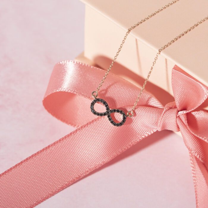 lant cu medalion in forma de infinit cu diamante – „tessy” (copiaza)